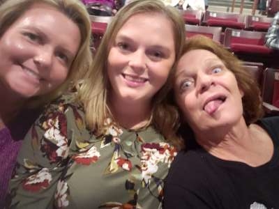 Miranda Lambert: Roadside Bars and Pink Guitars Tour