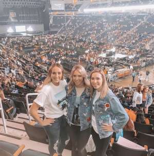 Jonas Brothers - Happiness Begins Tour