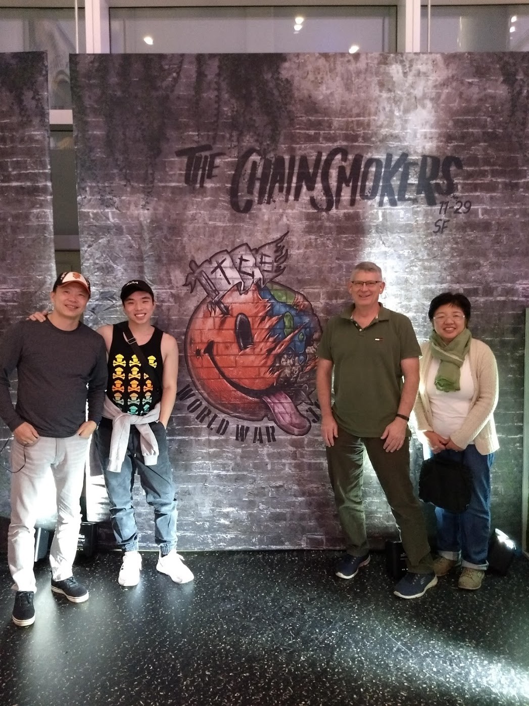 The Chainsmokers/5 Seconds of Summer/lennon Stella: World War Joy Tour