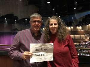 Cirque Dreams - Holidaze