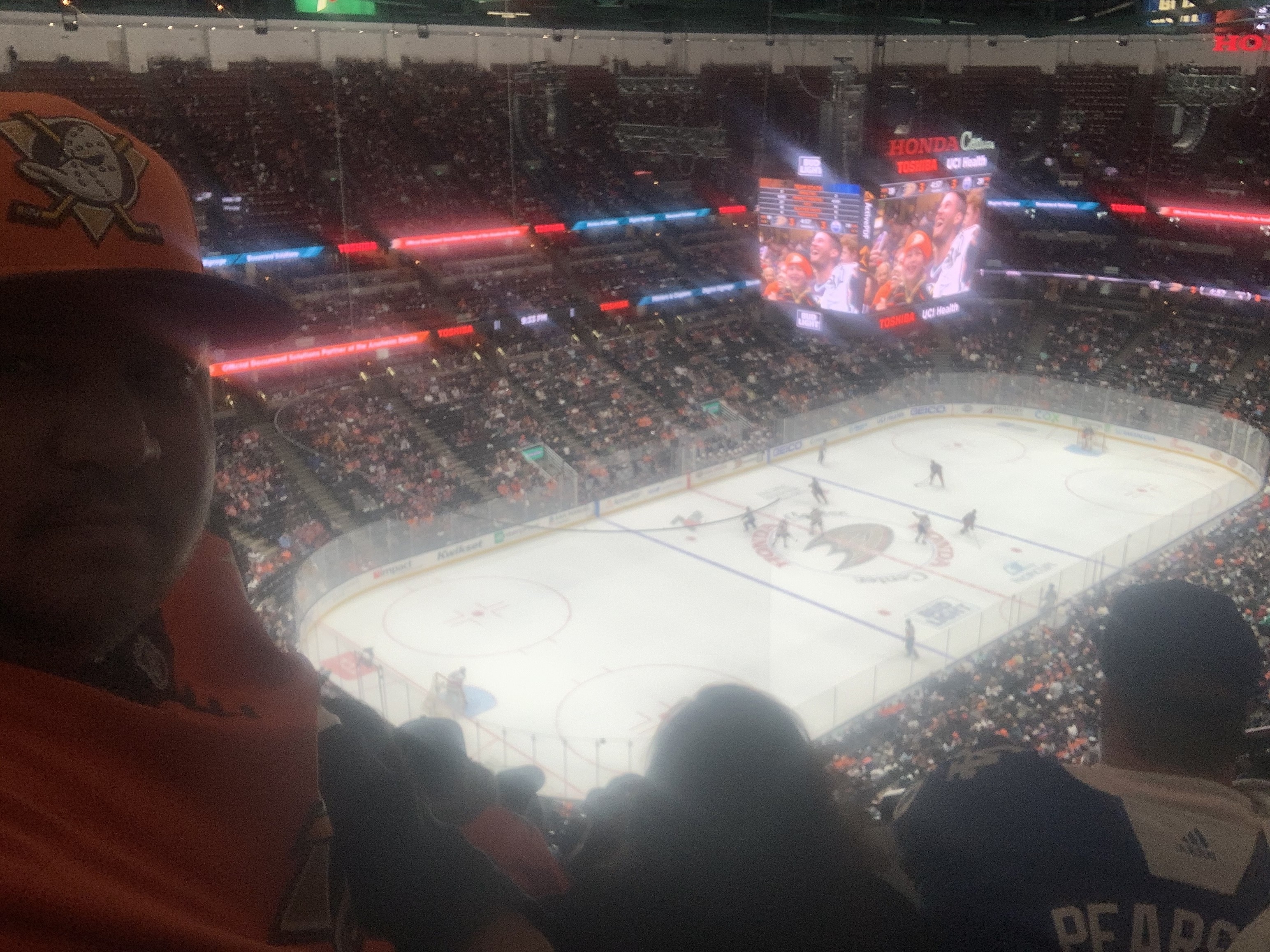 Anaheim Ducks vs. Edmonton Oilers - NHL - Antis Roofing Community Corner