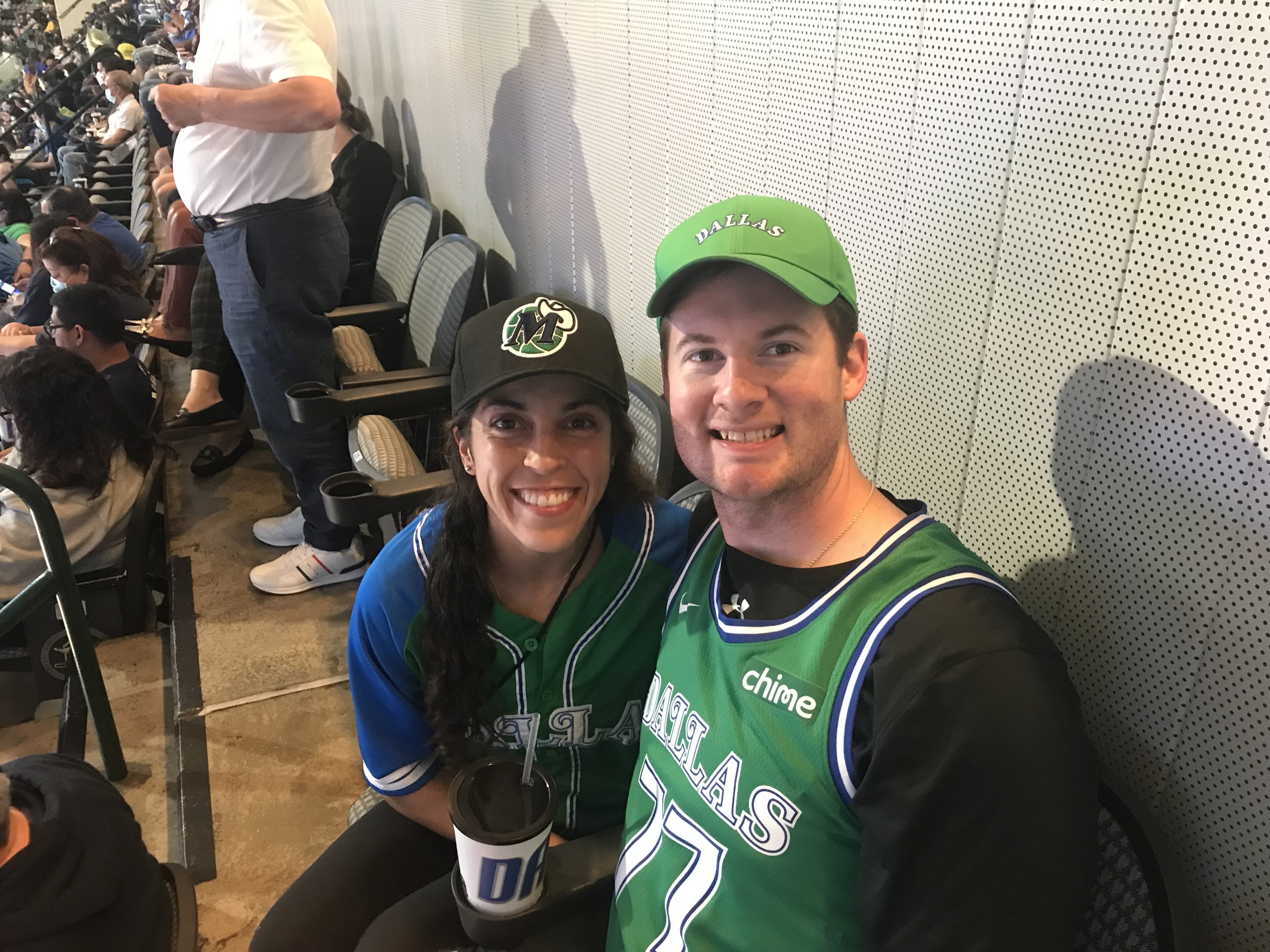 Dallas Mavericks vs. Sacramento Kings - NBA