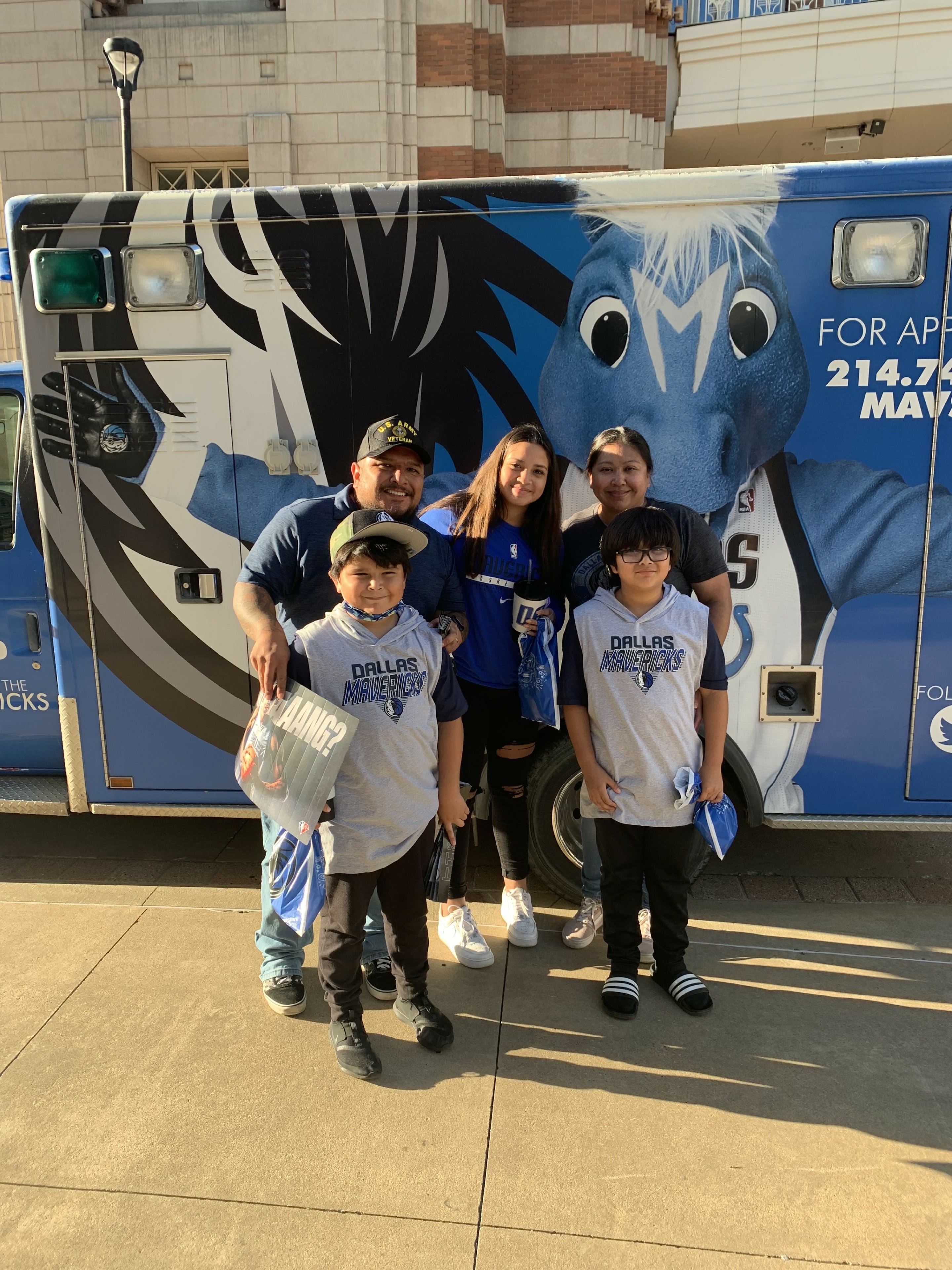 Dallas Mavericks vs. Sacramento Kings - NBA