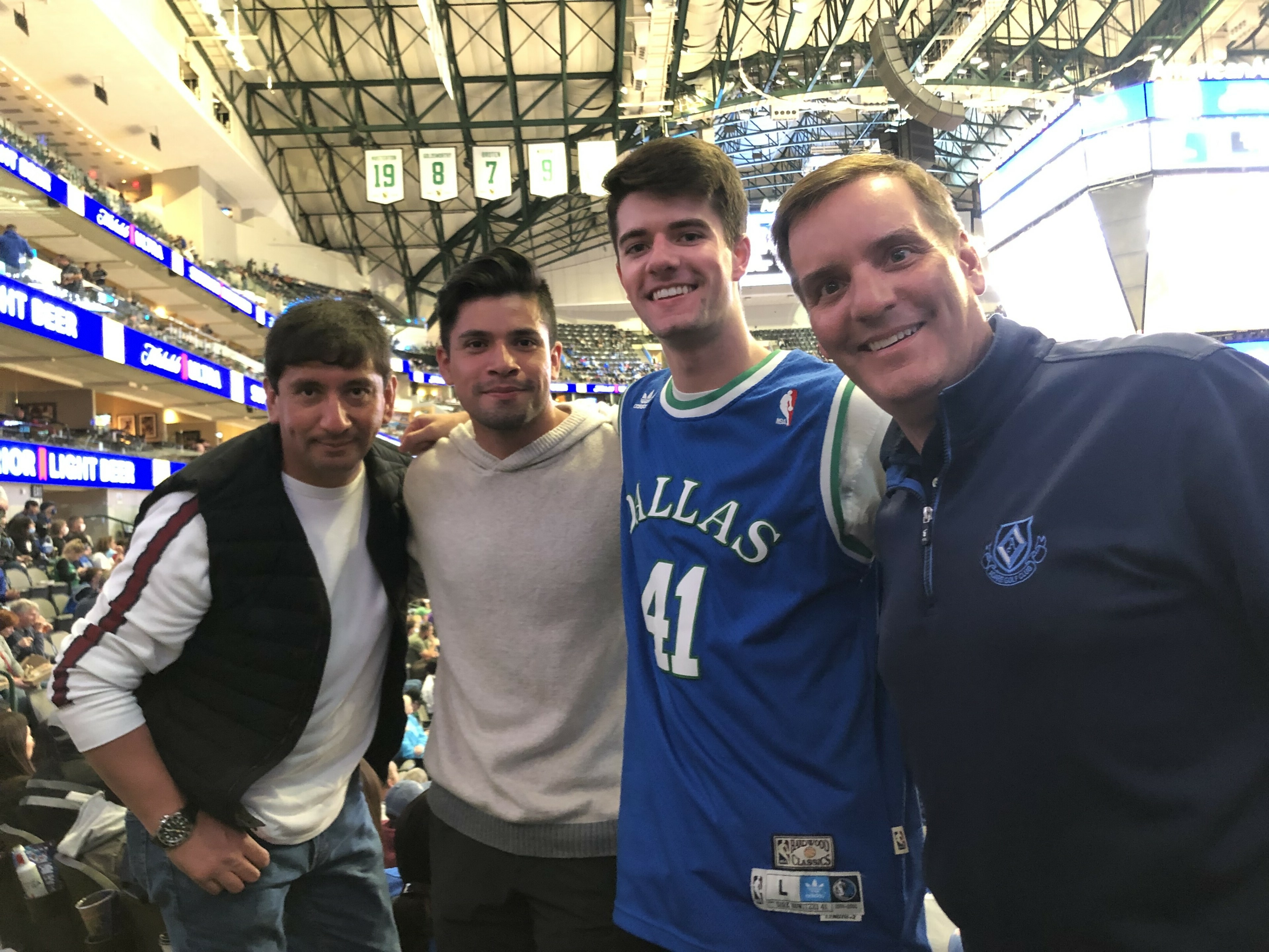 Dallas Mavericks vs. Sacramento Kings - NBA