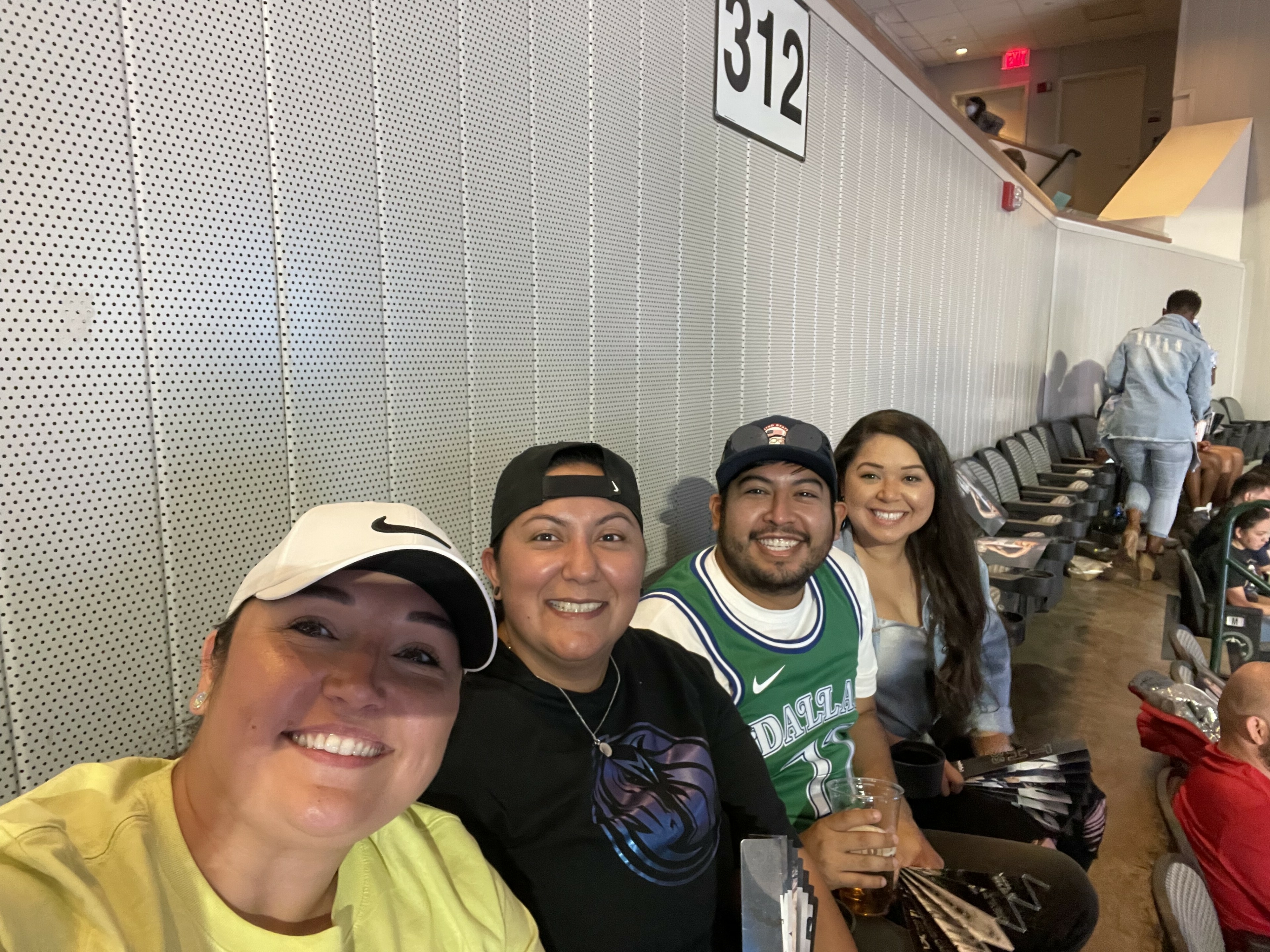 Dallas Mavericks vs. Sacramento Kings - NBA