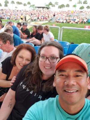 Tuan attended Jimmy Buffett and the Coral Reefer Band on Dec 9th 2021 via VetTix 