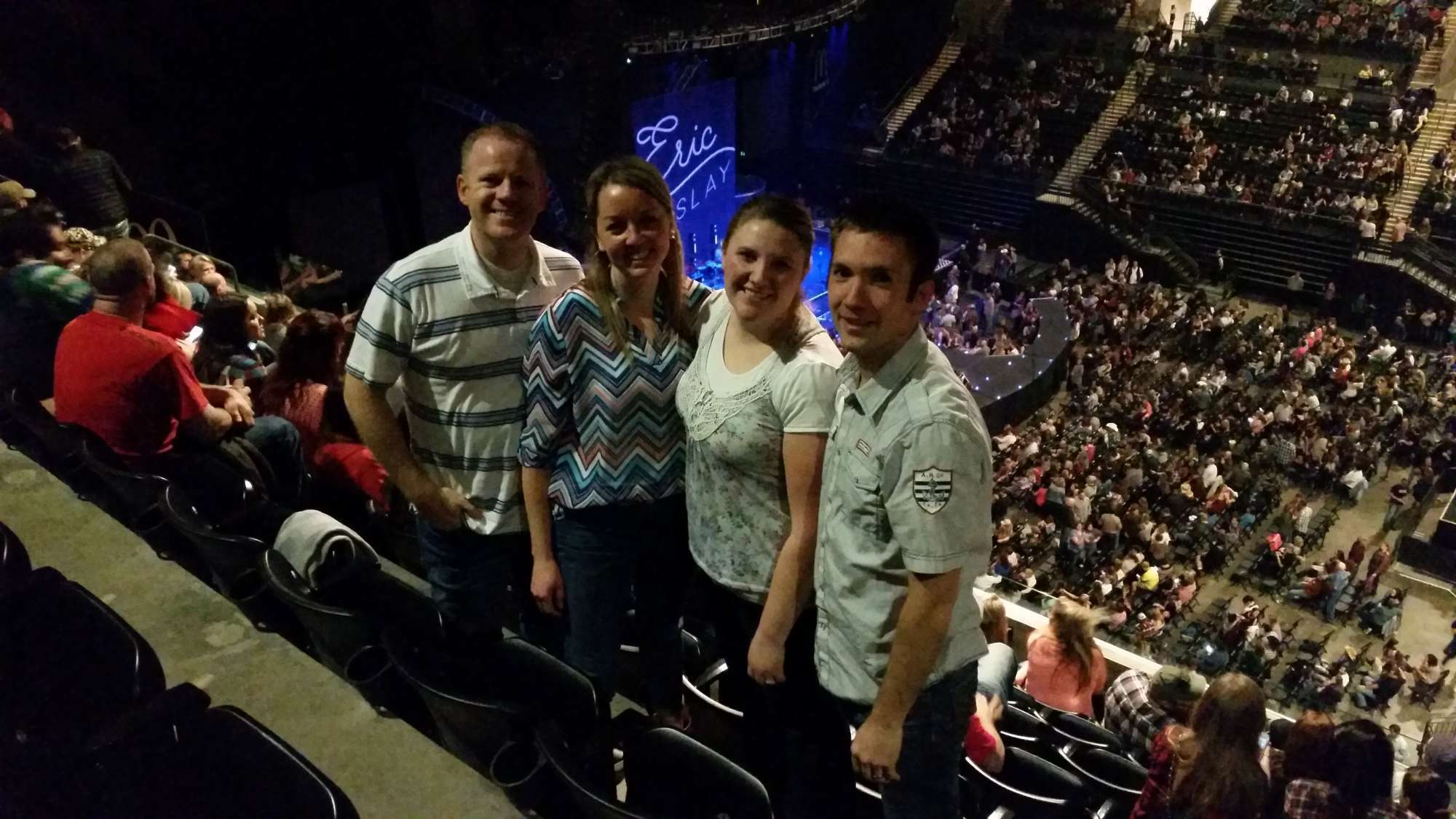 Brad Paisley - Crushin' It World Tour With Special Guests Eric Paslay and Cam