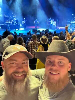 Richard attended Tracy Lawrence on Apr 8th 2022 via VetTix 