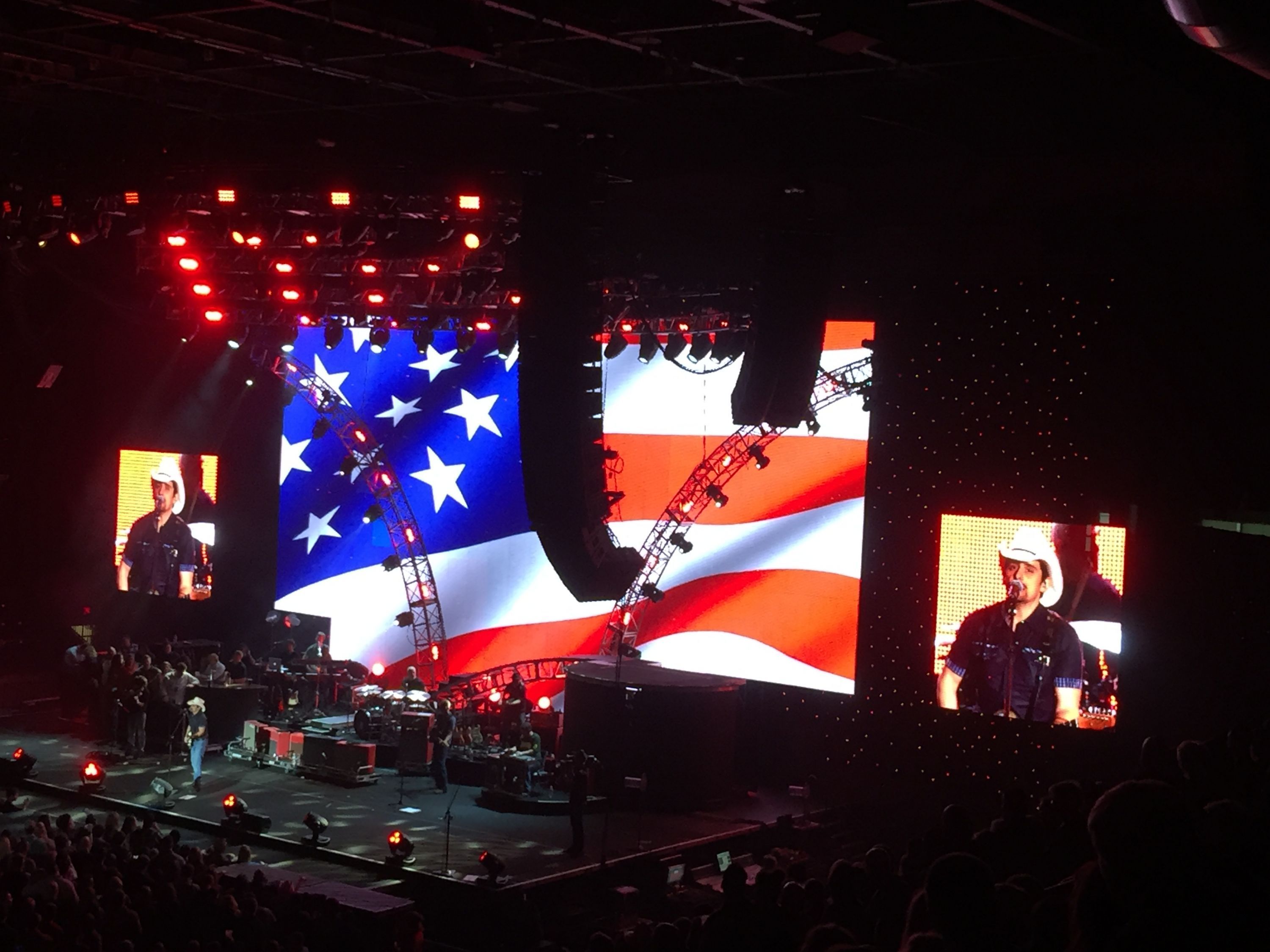 Brad Paisley - Crushin It Tour With Special Guest Eric Paslay