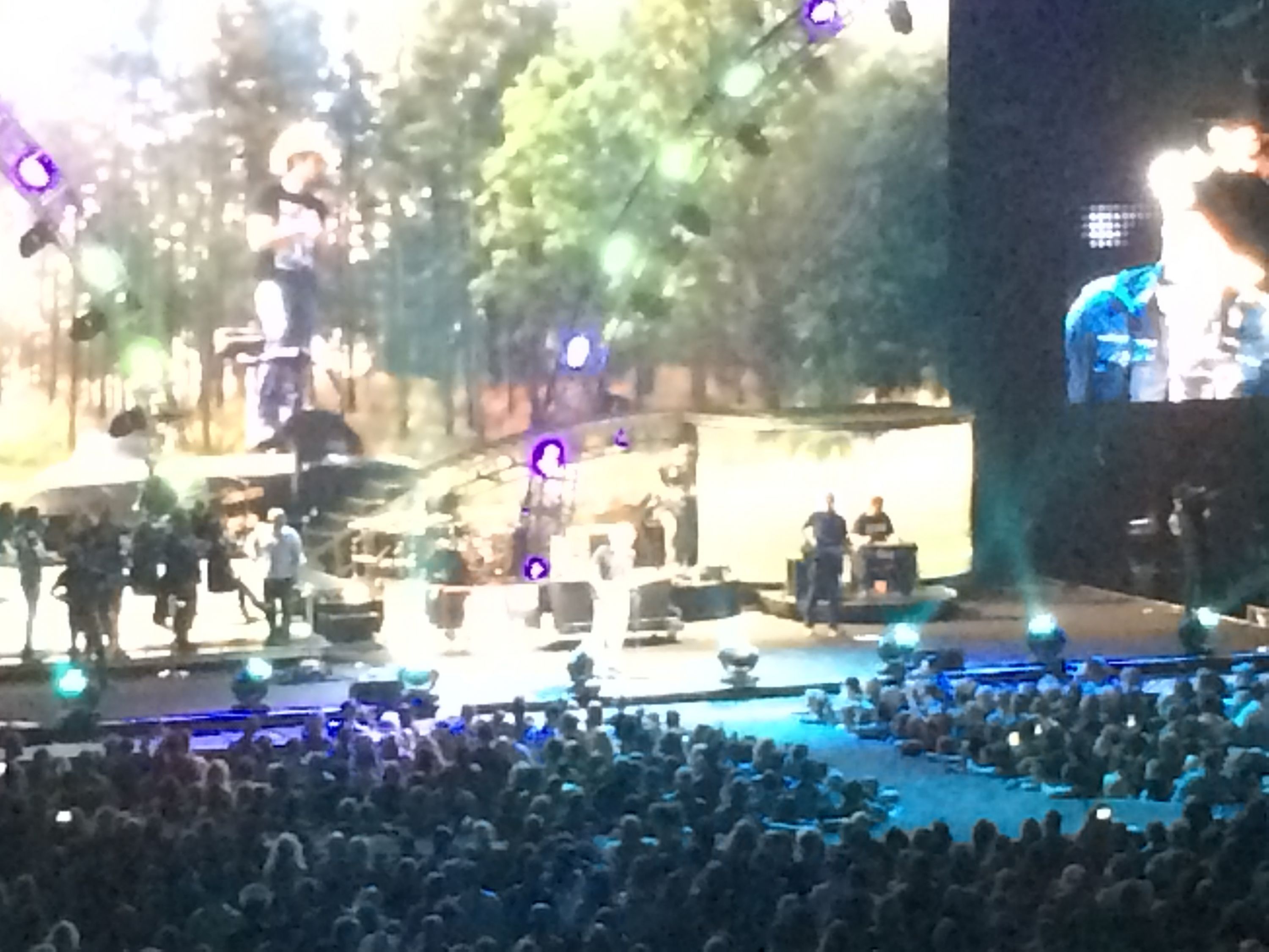Brad Paisley - Crushin It Tour With Special Guest Eric Paslay