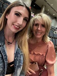 Carrie Underwood: REFLECTION