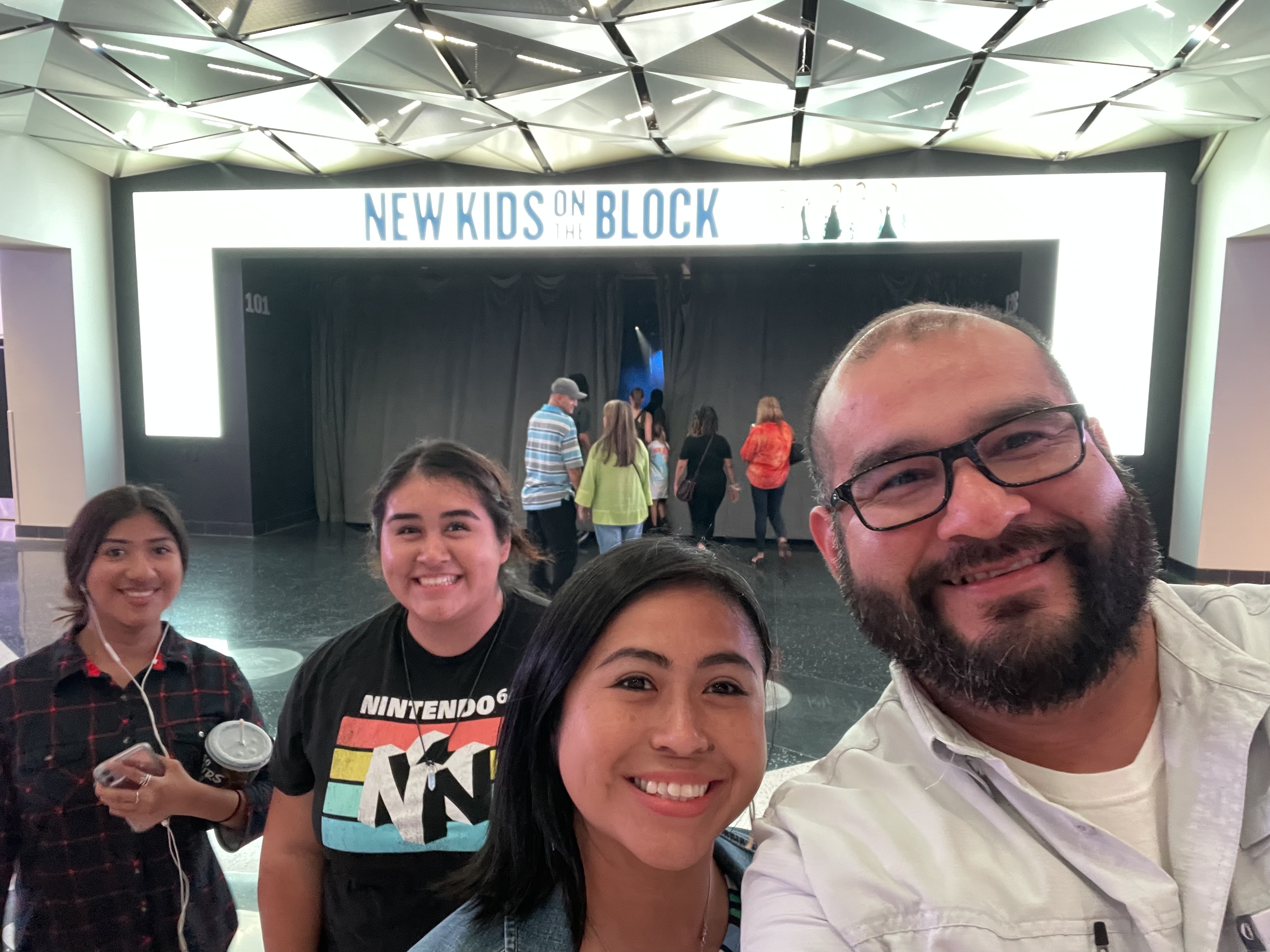 New Kids on the Block: the Mixtape Tour 2022