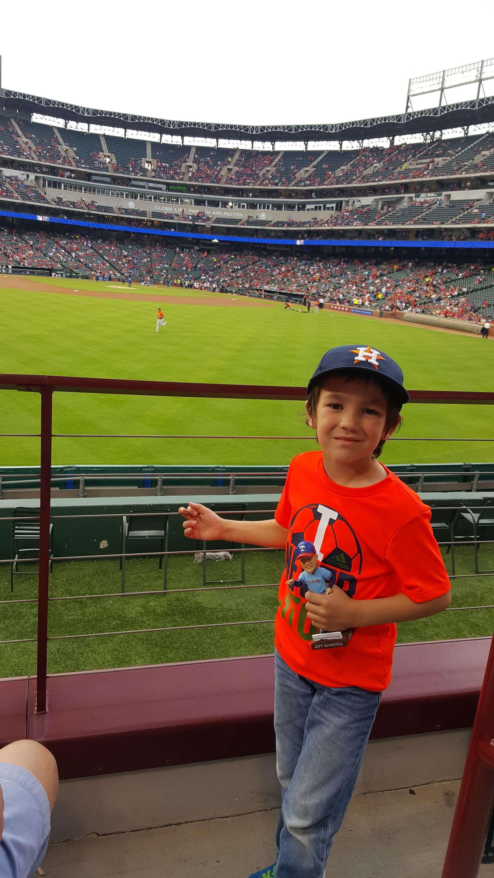 The Boomstick Dog for sale at the WS : r/baseball