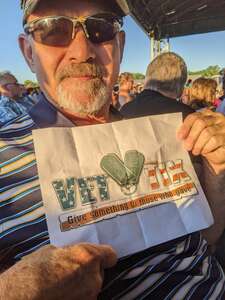 Donald attended Chicago and Brian Wilson With Al Jardine and Blondie Chaplin on Jun 18th 2022 via VetTix 