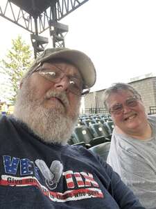 Chicago and Brian Wilson With Al Jardine and Blondie Chaplin