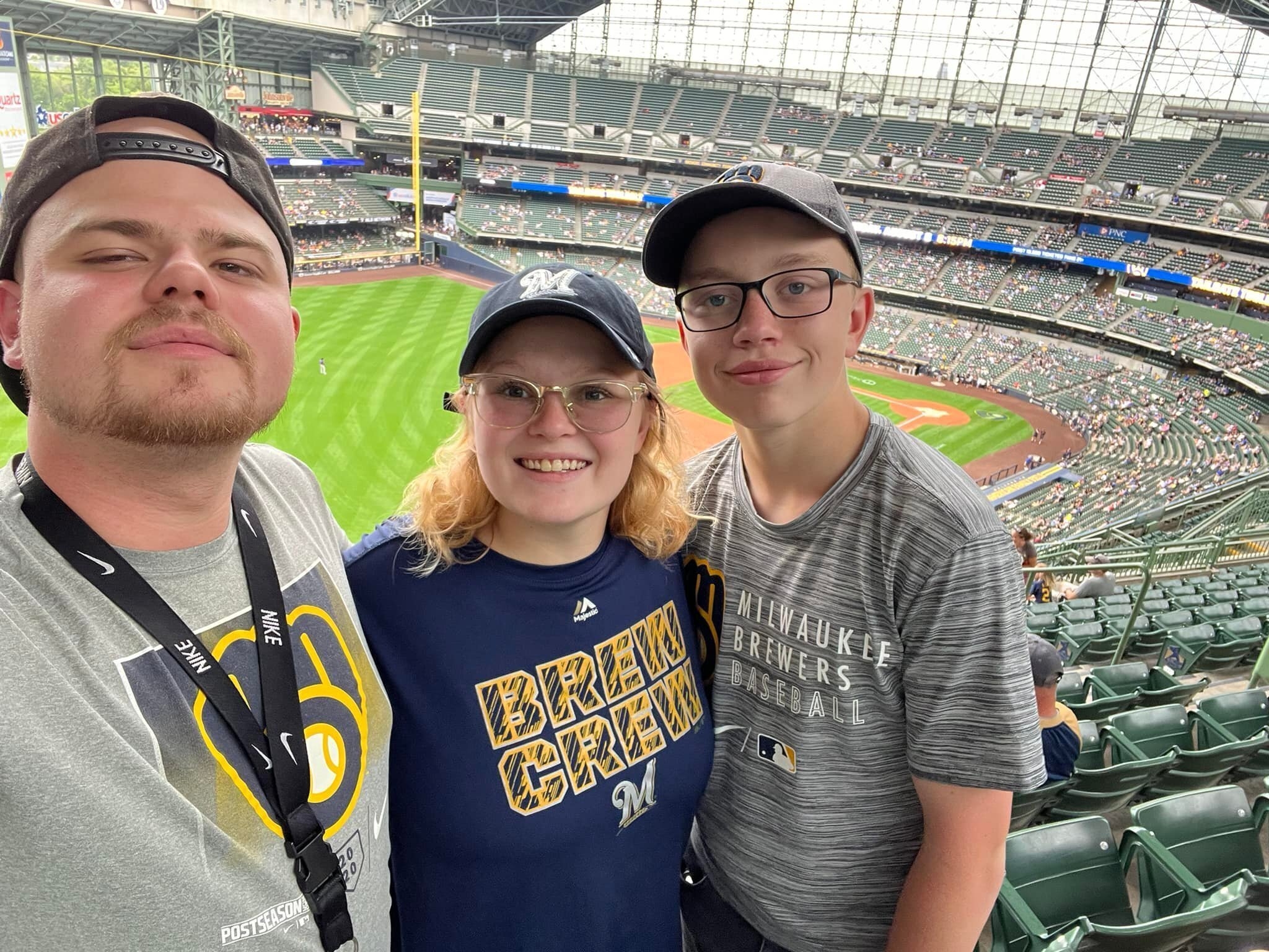 Brewers Team Selfie  Team photos, Brewers baseball, Milwaukee brewers