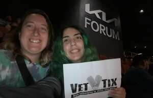 Machine Gun Kelly - Mainstream Sellout Tour With Avril Lavigne