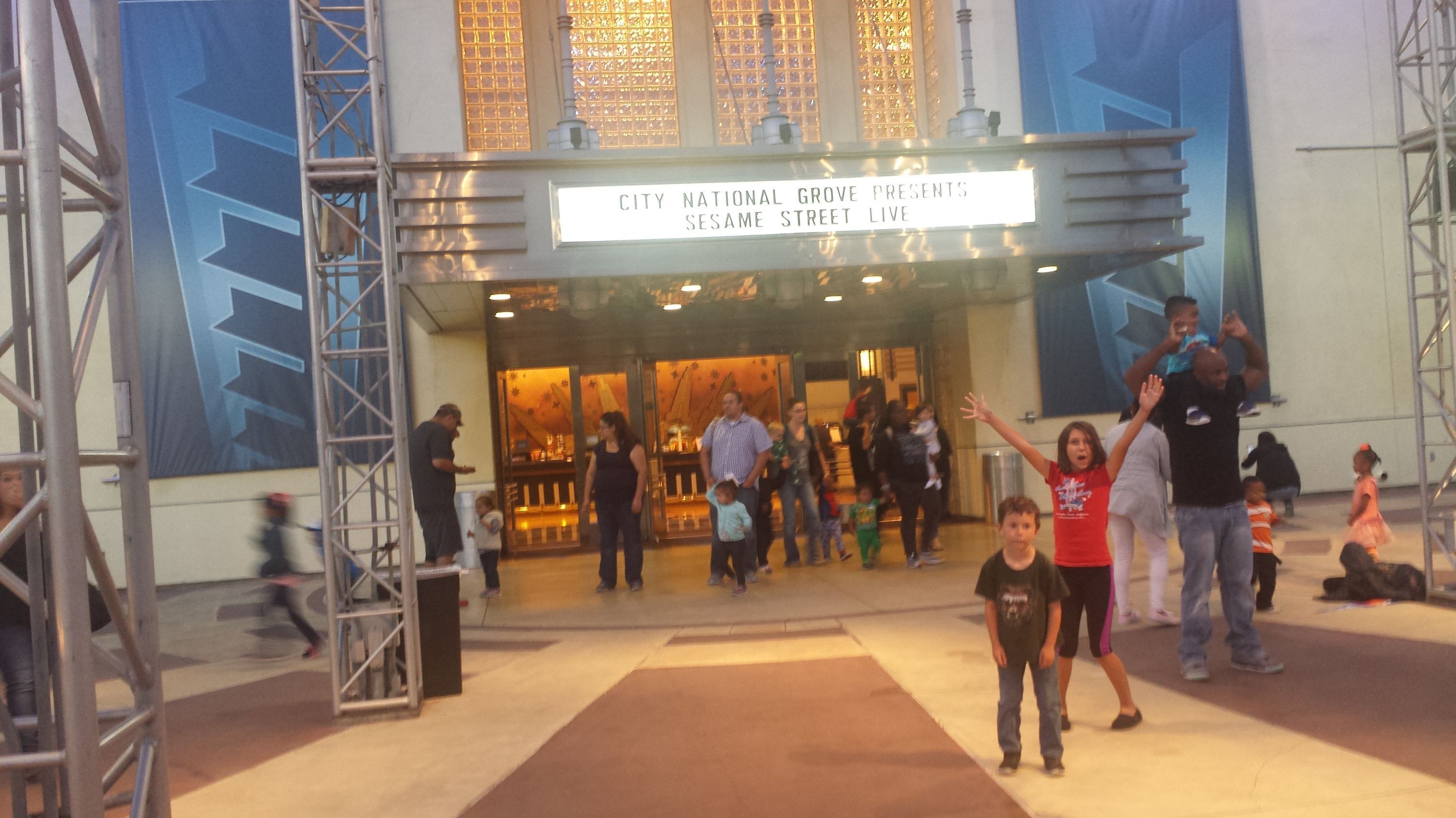Sesame Street Live: Make a New Friend
