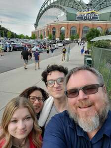 Milwaukee Brewers - MLB vs Los Angeles Dodgers