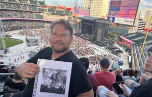 Robert attended Red Hot Chili Peppers 2022 World Tour on Aug 10th 2022 via VetTix 