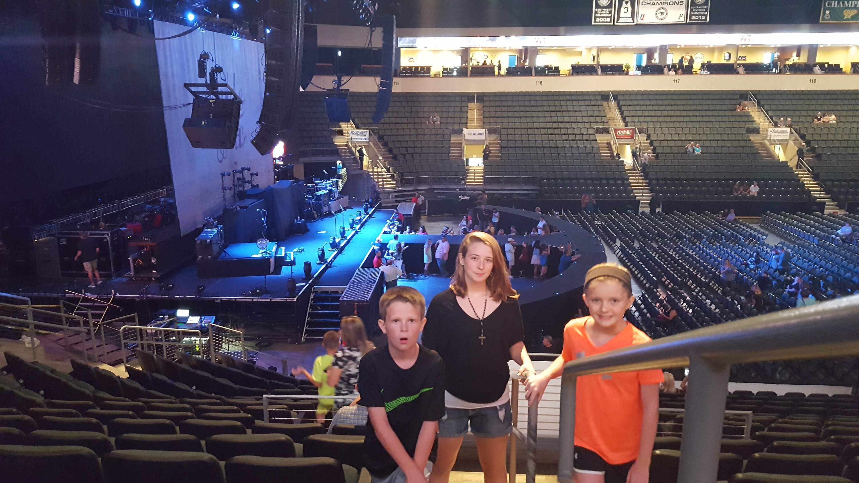 Brad Paisley - Life Amplified World Tour With Special Guests Tyler Farr and Maddie and Tae