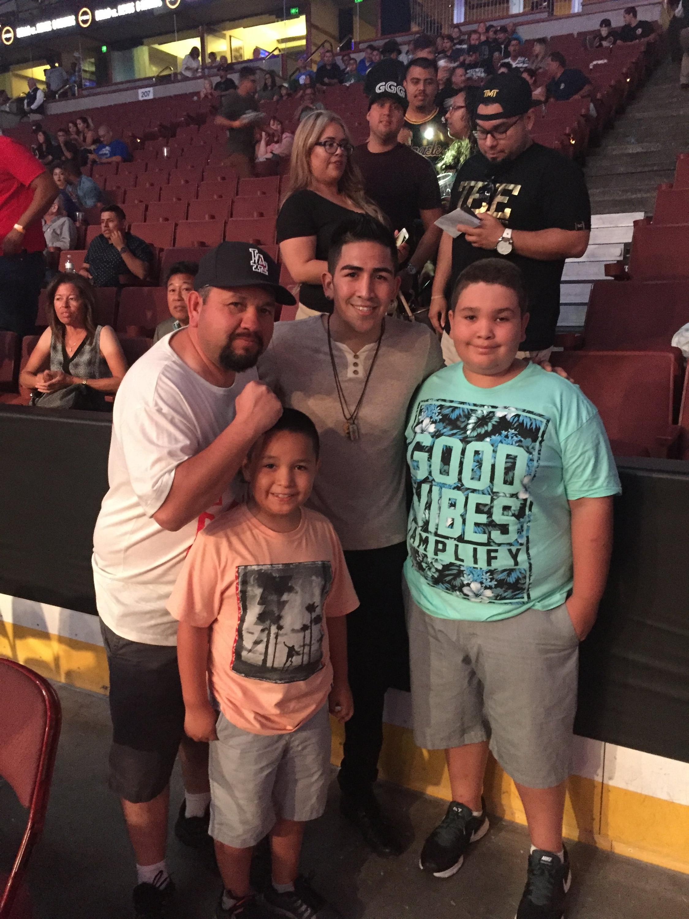 Robert Guerrero vs. David Emanuel Peralta - Premier Boxing Champions