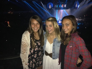 Carrie Underwood - the Storyteller Tour- Stories in the Round With Special Guest Easton Corbin and the Swon Brothers