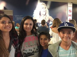 Carrie Underwood - the Storyteller Tour- Stories in the Round With Special Guest Easton Corbin and the Swon Brothers