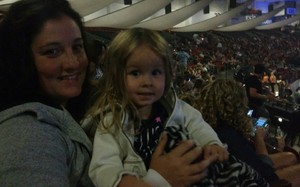 Carrie Underwood - the Storyteller Tour- Stories in the Round With Special Guest Easton Corbin and the Swon Brothers