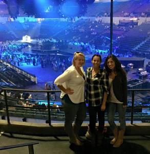 Carrie Underwood - the Storyteller Tour- Stories in the Round With Special Guest Easton Corbin and the Swon Brothers