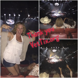 Carrie Underwood - the Storyteller Tour- Stories in the Round With Special Guest Easton Corbin and the Swon Brothers