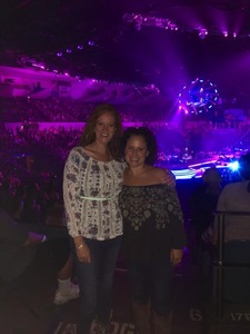 Carrie Underwood - the Storyteller Tour- Stories in the Round With Special Guest Easton Corbin and the Swon Brothers