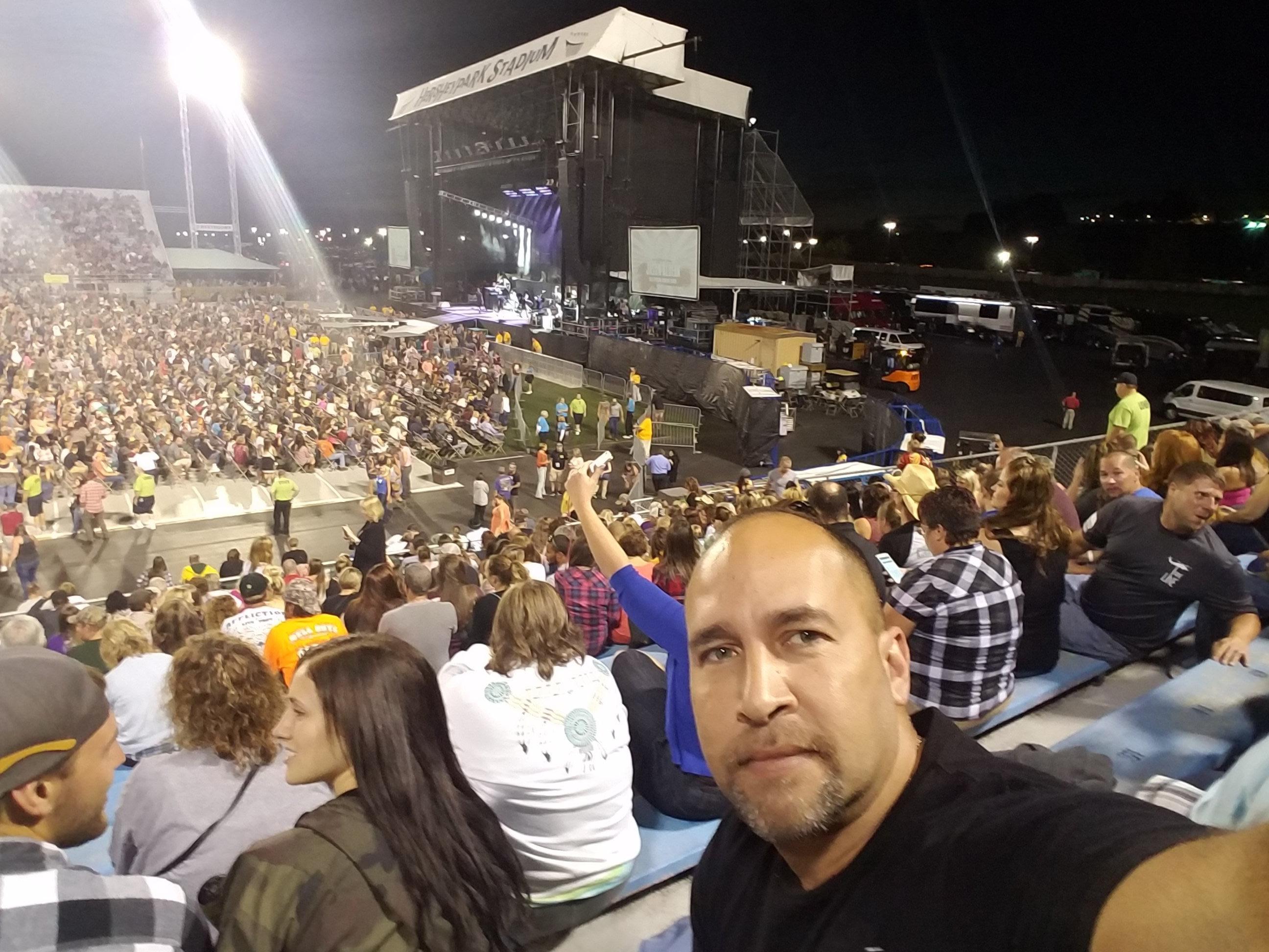 Jason Aldean: Six String Circus Tour 2016