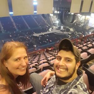 Blake Shelton: Presented by Gildan