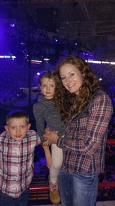 Carrie Underwood - the Storyteller Tour- Stories in the Round With Special Guest Easton Corbin and the Swon Brothers