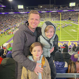 Washington Huskies - NCAA Football vs Oregon State Beavers