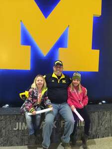 Michigan Wolverines - NCAA Men's Basketball vs Ohio Bobcats