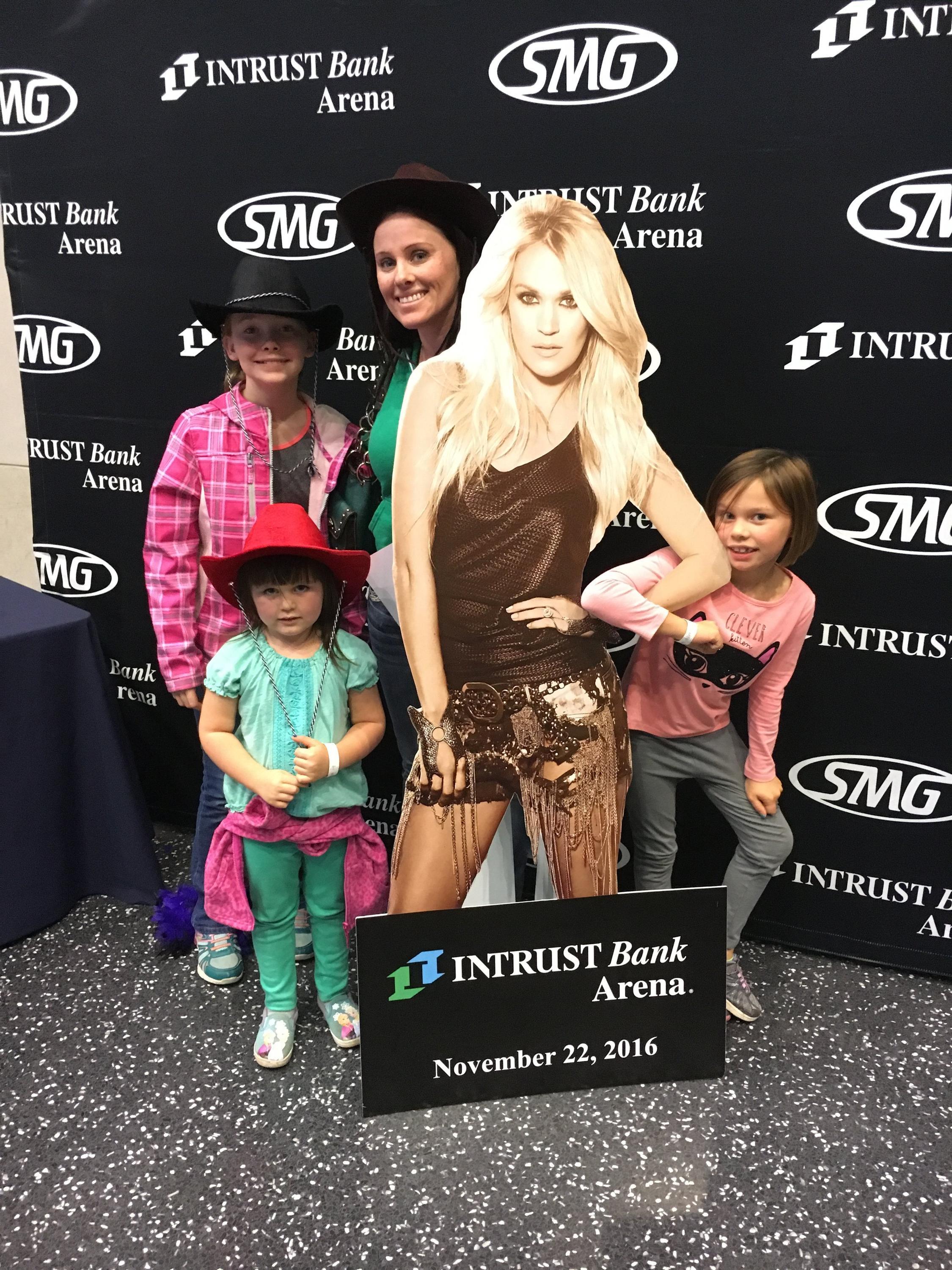 Carrie Underwood - the Storyteller Tour- Stories in the Round With Special Guest Easton Corbin and the Swon Brothers