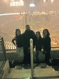 Carrie Underwood - the Storyteller Tour- Stories in the Round With Special Guest Easton Corbin and the Swon Brothers