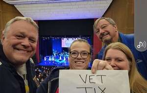 'tis the Season: the Beach Boys Feat. Holiday Vibrations Orchestra