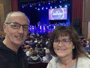 'tis the Season: the Beach Boys Feat. Holiday Vibrations Orchestra