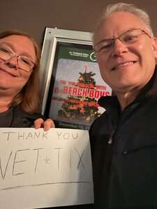 'tis the Season: the Beach Boys Feat. Holiday Vibrations Orchestra