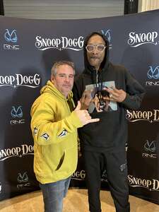 Snoop Doggs Holidaze of Blaze With T-pain and Warren G