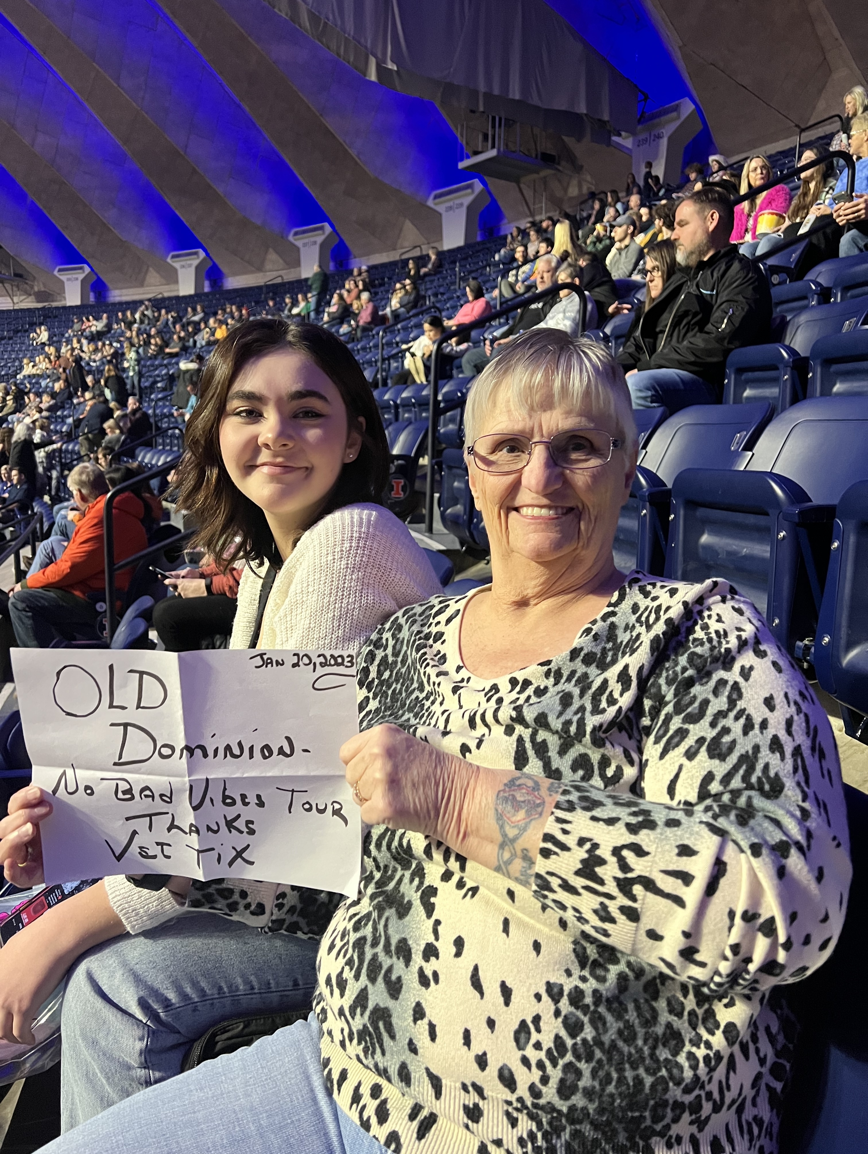 Old Dominion - No Bad Vibes Tour