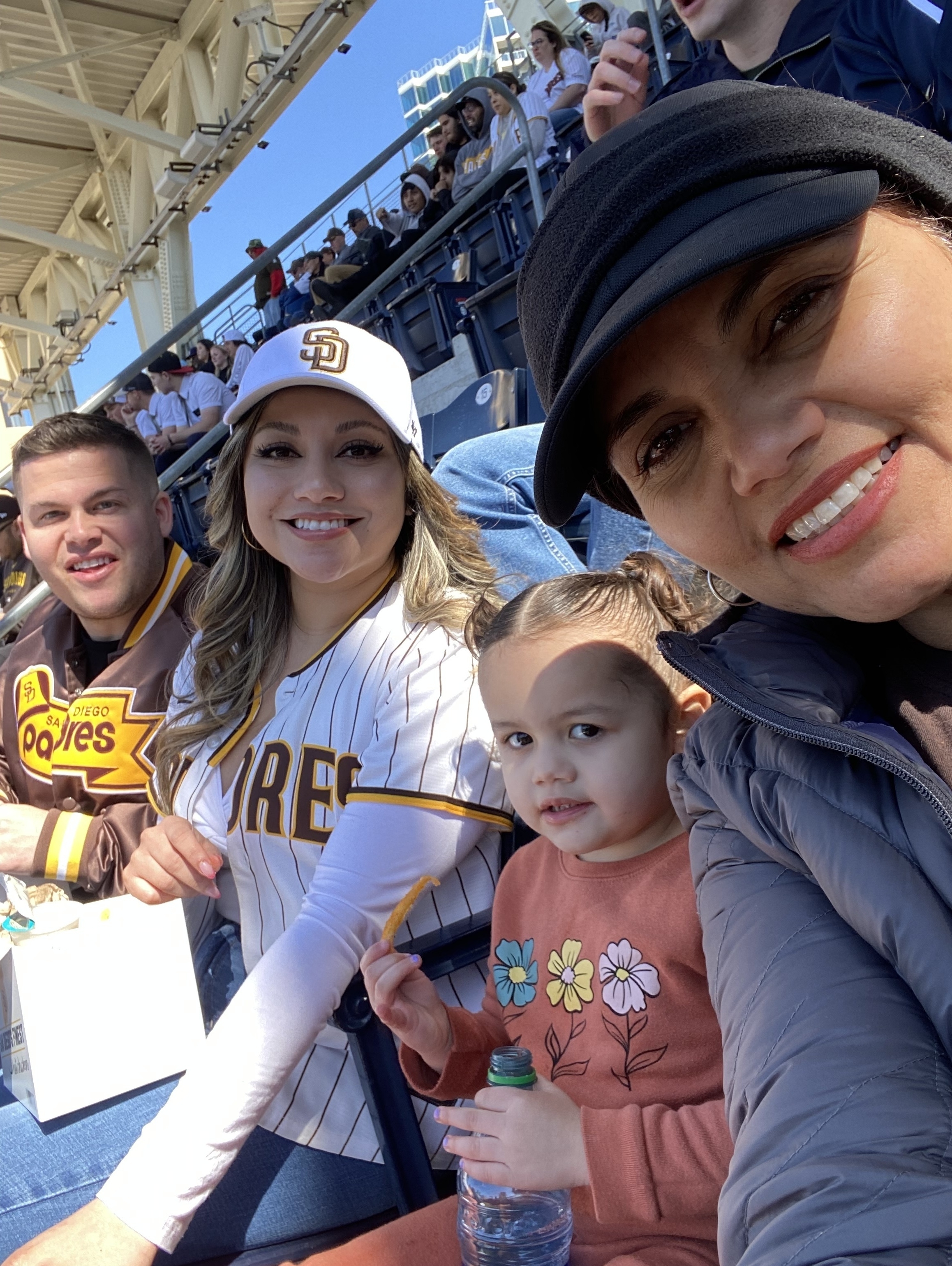 Padres Giving Thanks to Mothers