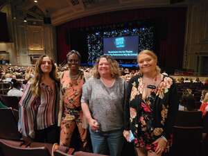 Theresa Caputo Live! The Experience