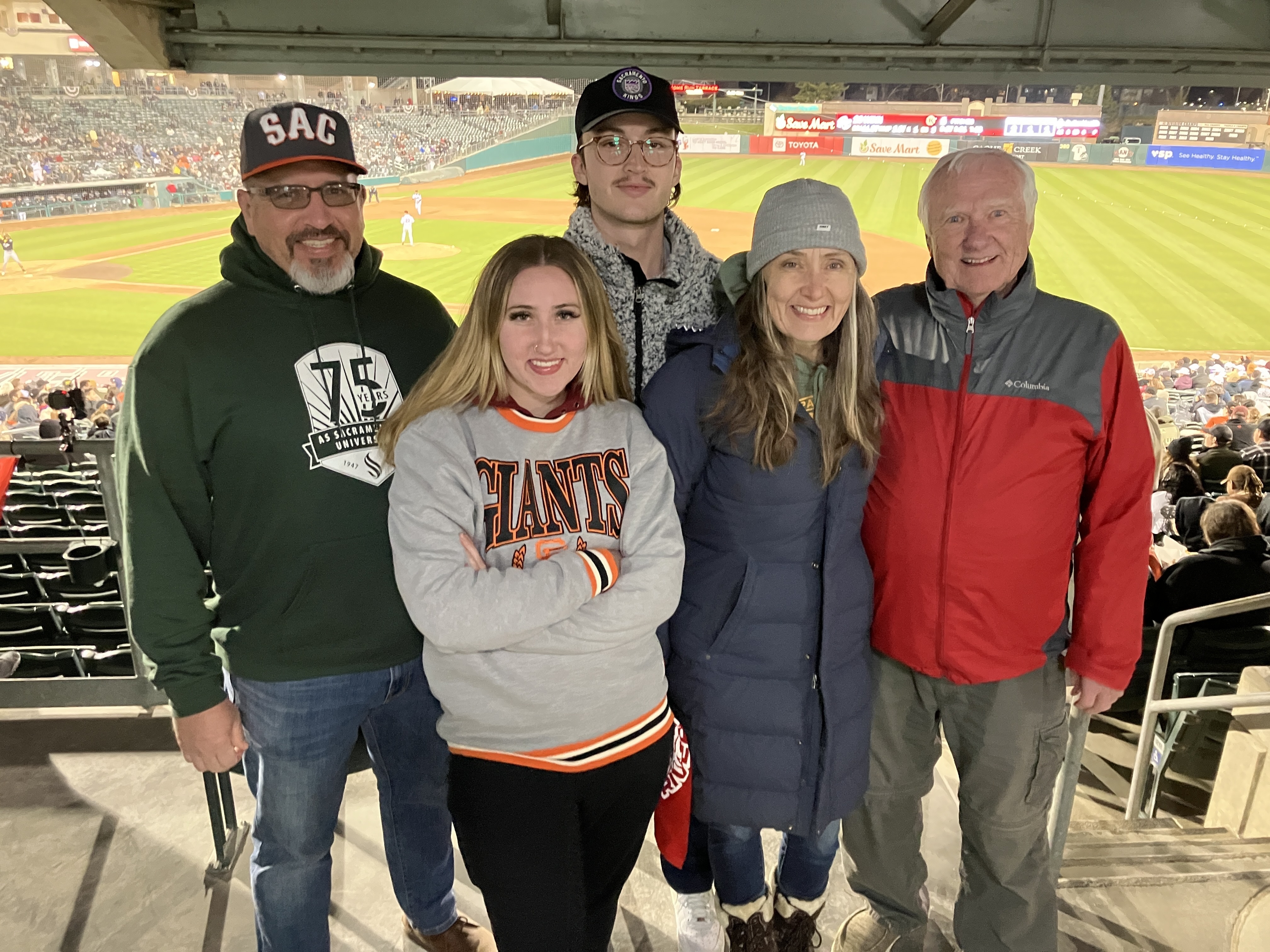 Chihuahuas take on Sacramento River Cats