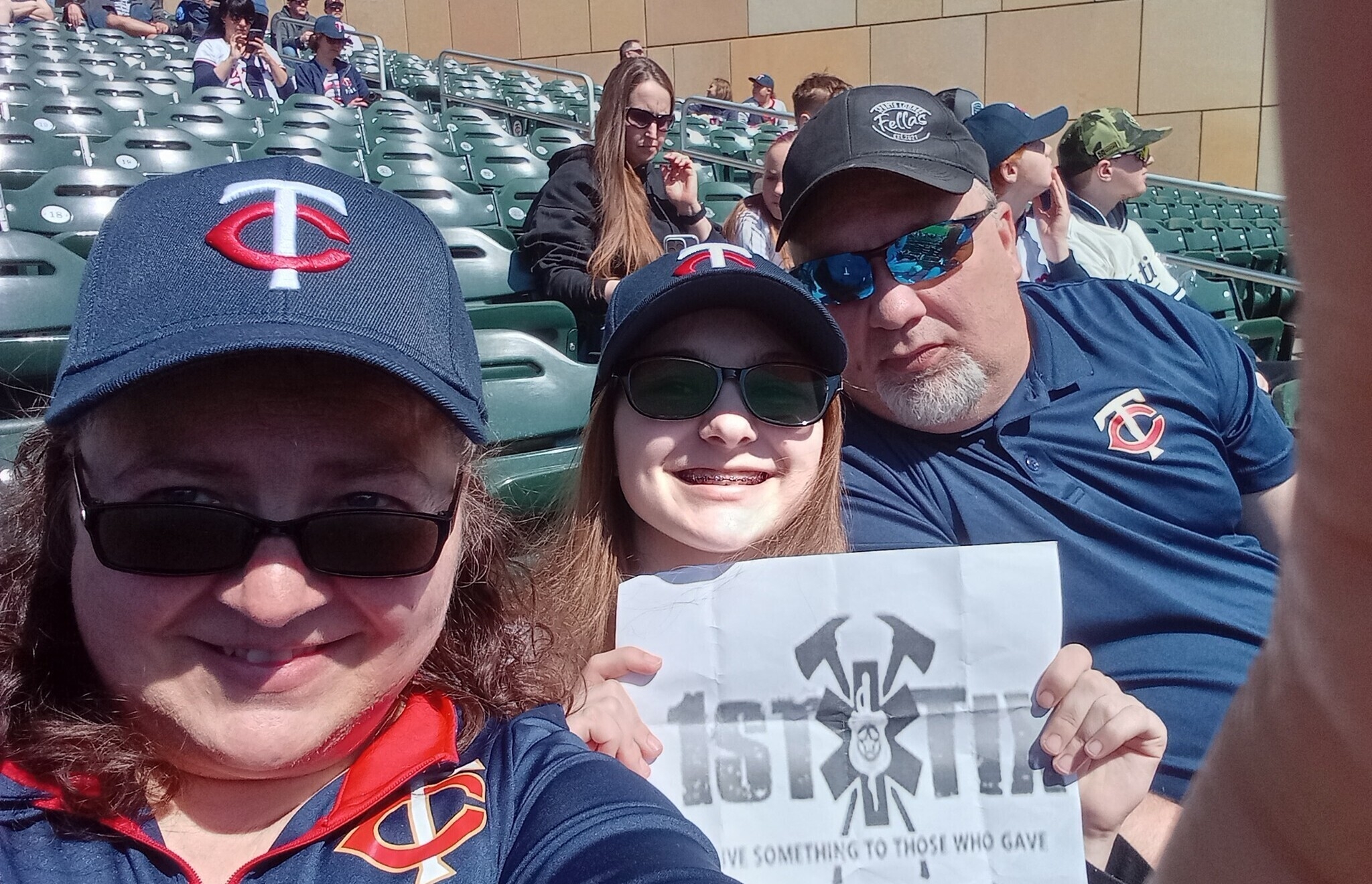 Wish granted: Astros fan who ran out on field to get selfie with