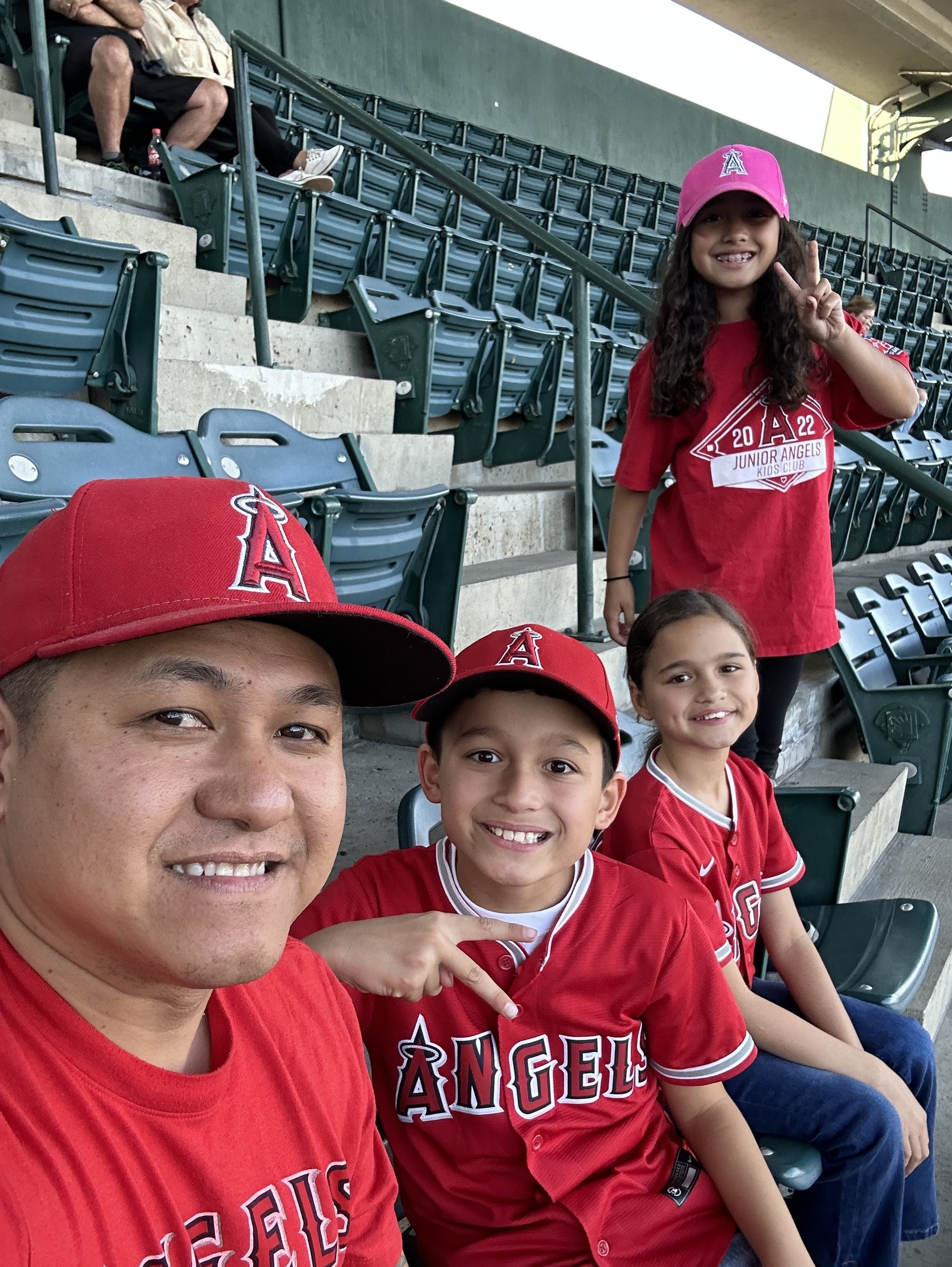 Los Angeles Angels - Tonight, the boys are helping the Astros