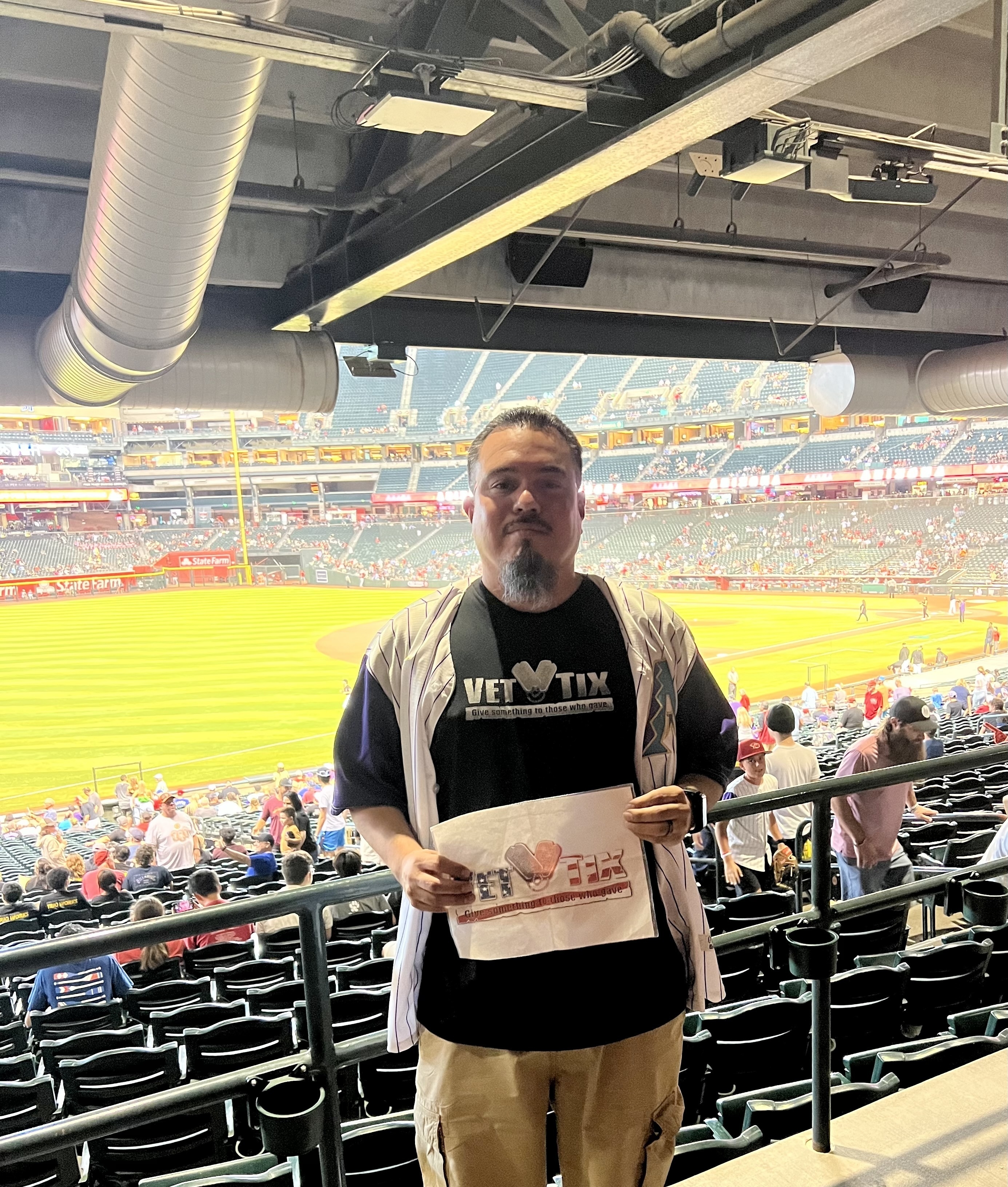 Diamondbacks fans ecstatic as they beat Phillies in Game 4 in Phoenix